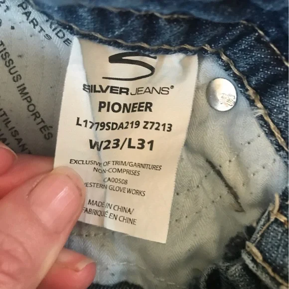 Silver jeans size 23 gently used in excellent condition - Picture 4 of 6